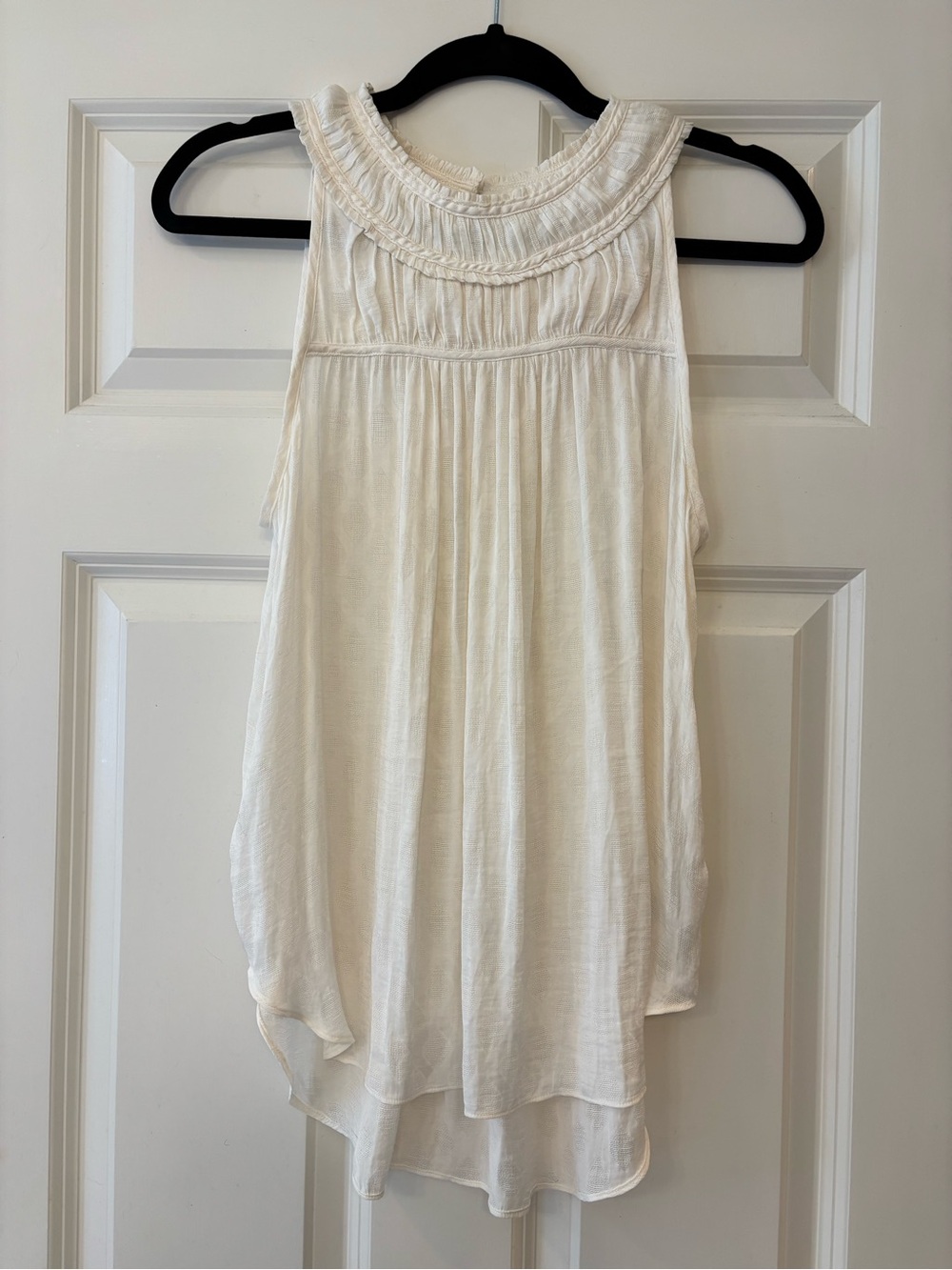 Anthropologie Maeve Cream Ruffle-Yoke Sleeveless Flowy Top size 10
